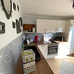Schoene Mit Ausblick Und Gartensitzplatz Apartmán