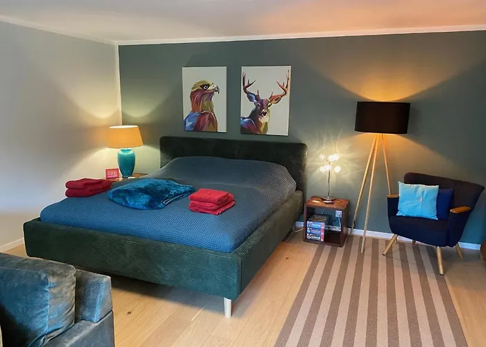 Schoene Mit Ausblick Und Gartensitzplatz Lägenhet