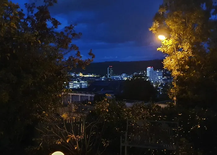 Schoene Mit Ausblick Und Gartensitzplatz Lägenhet *