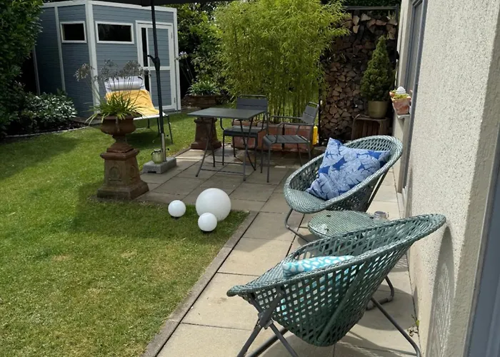 Schoene Mit Ausblick Und Gartensitzplatz *